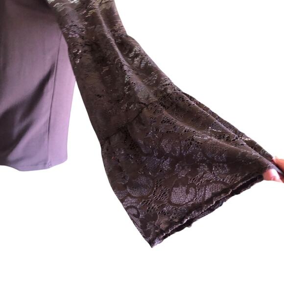 willow-root NWT Women’s Fitted Knit Top Contrast Lace Bell Sleeves Raisin Small - Picture 9 of 16